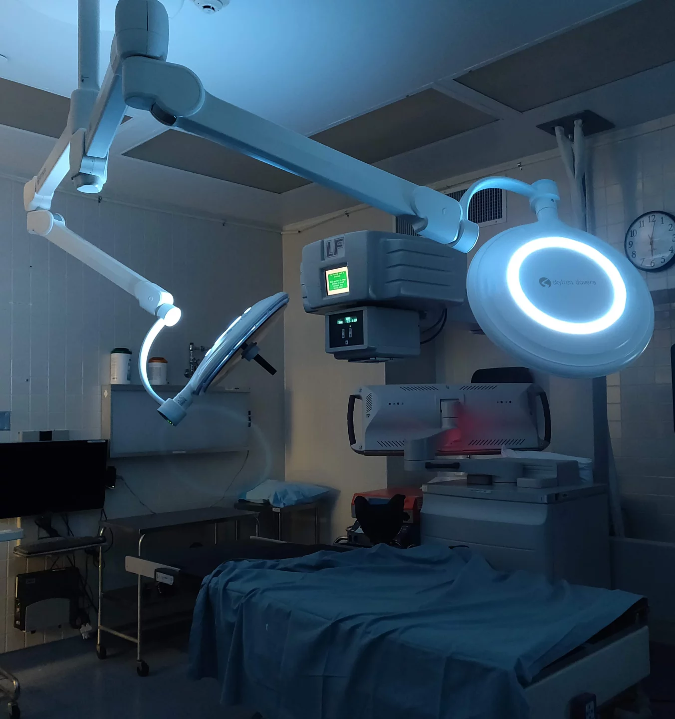 Skyton DoVera product in use in medical setting